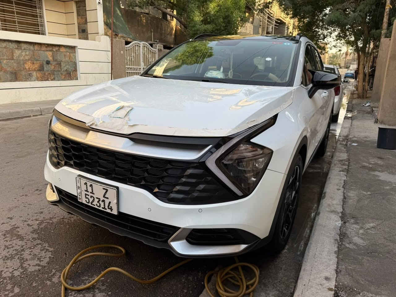 السلام عليكم كيا سبورتج موديل 25 كفاله عامه ظمان وكالة نم
لون ابيض
 ماشيه 4250 كيلو بعده زيرو وكاله
بصمه تشغيل وبصمة بالباب 
تشغيل عن بعد 
قطعتين تبريد
بانورما
كراسي 2 كهرباء 
كشنات تدفئه 
ستيرن تدفئة
شحن واير لس 
مع شحن بالكشنات 
مود درايف 
حساس امامي وخلفي 
نقطة عمياء
ويل حجم 19 
لايتات فول ال اي دي 
شاشه كار بلي 
فول تحكم ستيرن 
مري شفط ونظام ترحيب 
3انظمة قياده 
شفتات قيادة 
مانع تزحلق
مانع منحدرات 
هاند بريك دكمه
محرك 2000 دوش 
الارضيه والكشنات و الستيرن مغلفات جلد
تايرات شركه وسبير منازل والارظية مال الشركة بعدهه بالجيس  كتلوكات  وبصمه 2  بعده ليبلات 
مكفوله من الظربةو الصبغ والبارد فقط 
(رصعة زغيرة جدآ بالباب الايسر للسائق ممبينه)
رقم بغداد 
السعر/248 وبيه مجال 
الاتصال/***********
مكان السيارة ديالى
