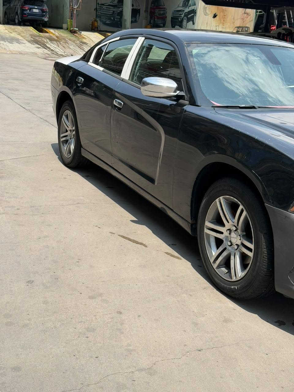 جارجر  مديل 12. بيه قطعه وحده جاهزه من كلشي.  سونار مرفق  مع صور  سعر 140.لاتصال  ***********
