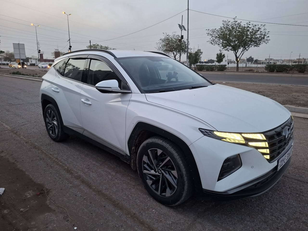 توسان ٢٠٢٤خليجي ع وضع الشركه كفاله عامه
ماشيه 80
مواصفات 
داخل ابيض 
بصمه 
شاشة 
حساس امامي خلفي 
لد مانع انزلاق 
٣ انظمة قياده 
ترحيب 
تشغيل عن بعد 
مكينة ٢٠٠٠ دوش 
شاشة ديجتل 
قطعتين تبريد 
مقاعد كهرباء
بردات خلفيه
بصمه ابواب٢
ماعدا البنراما
مكان السيارة بغداد كاظمية 
السعر 217 ورقه وبيه مجال 
الاتصال ***********
