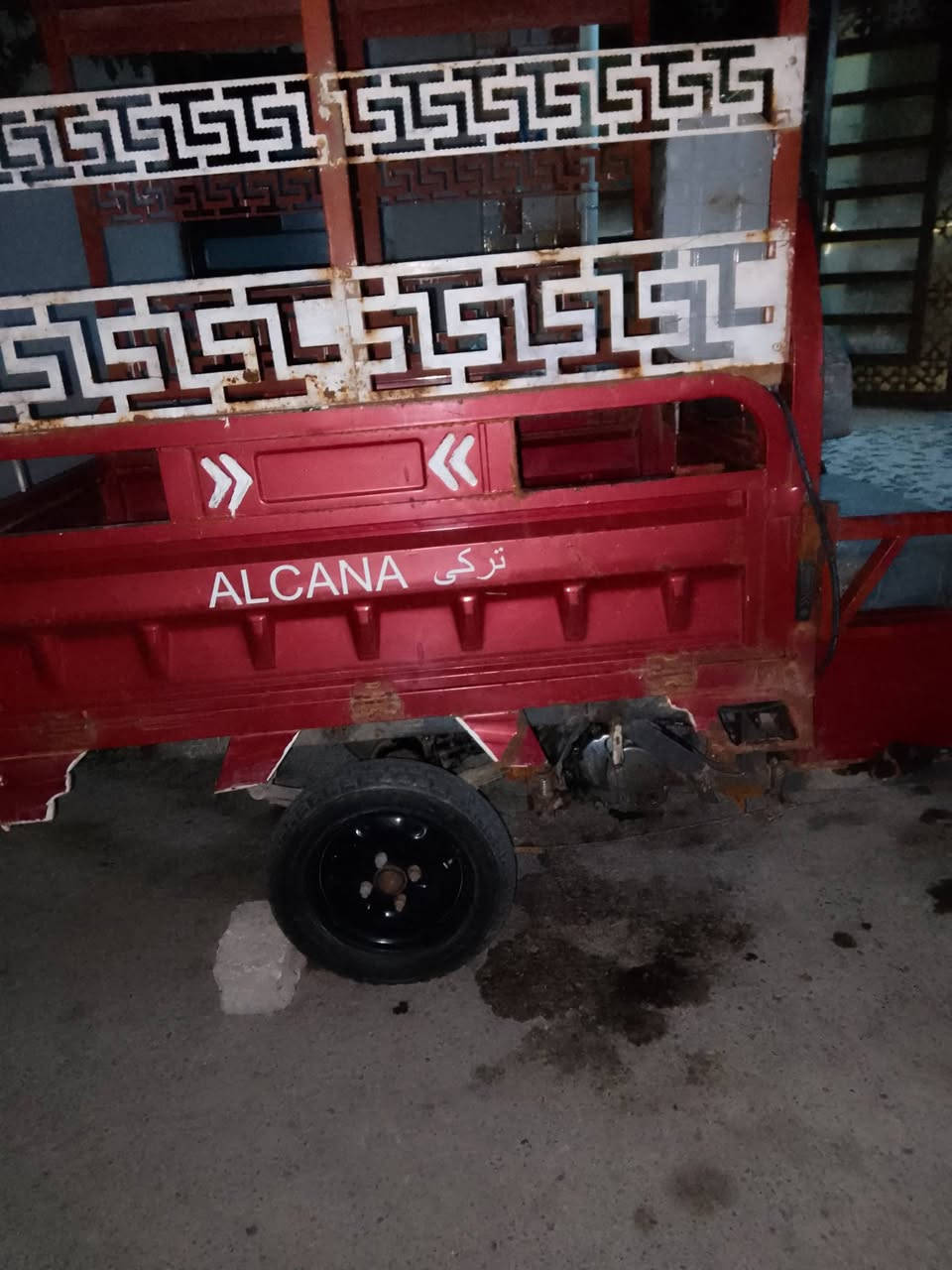 ستوته شحن محوره بانزين مثل ما موضحه بل صوره سلف شغال ويرمنيه شغاله الستفسار عل رقم ***********جانب الايمن وادي حجر
