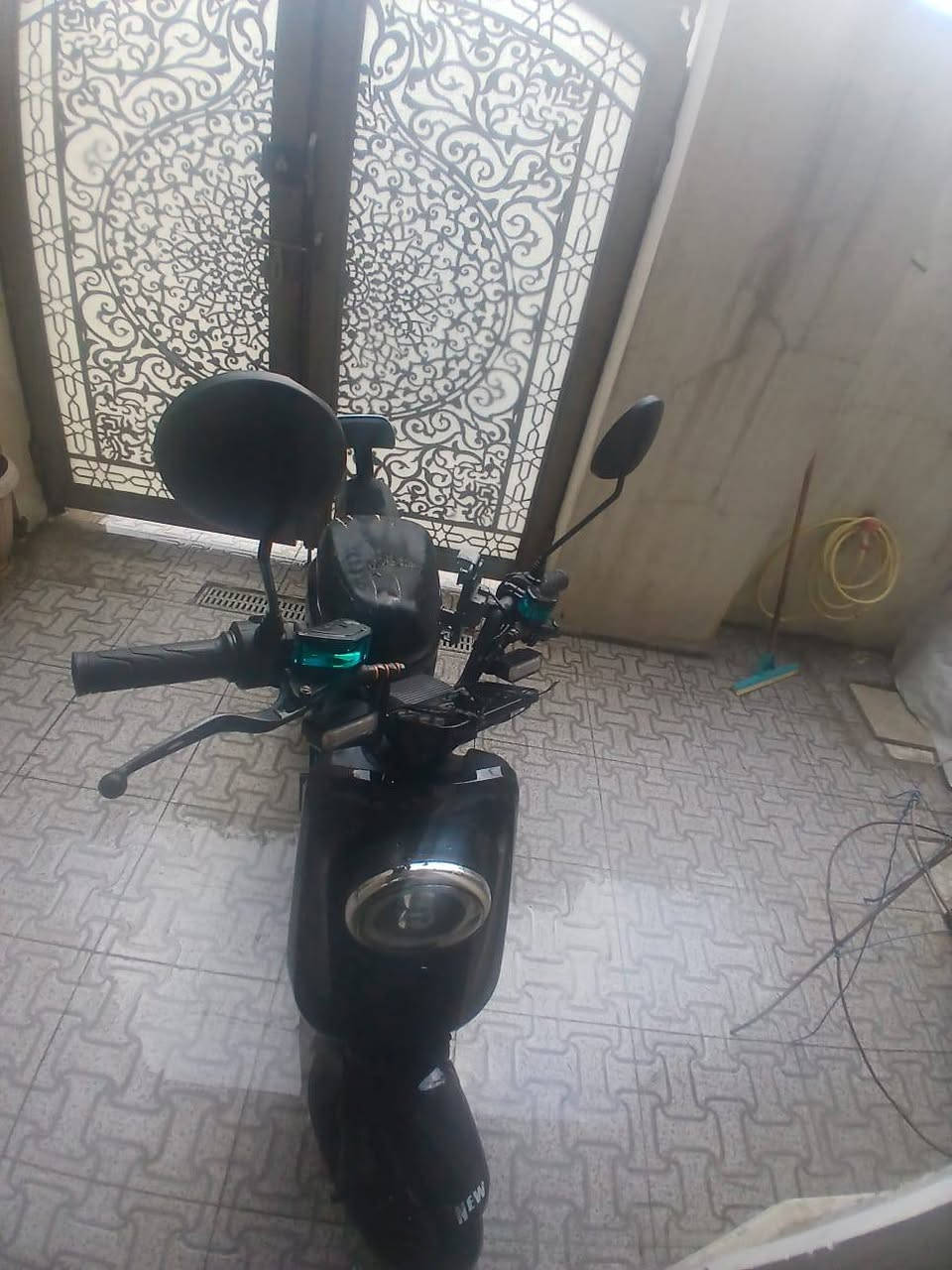 دراجه شحن للبيع اربع بطاريات مستعمله شهرين شركه الروان ومعروفه شركه الروان09 للبيع مكاني بغداد حي الجهاد***********
