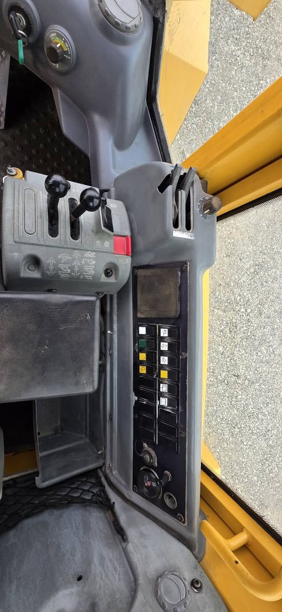 للبيع - بۆ فرۆشتن  رەقم اربیل
———————
شفل : VOLVO
حجم : L90D
مودیل :2001
—————————
بۆ زانیاری زیاتر پەیوەندی بکەن بەم ژمارە تەلەفۆنە 

***********
***********
