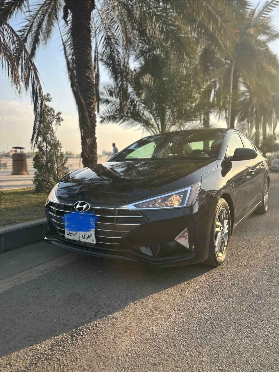 النترا وارد امريكي ٢٠٢٠ رقم اربيل ماشية 58 الف  ميل المواصفات 
محرك ٢٠٠٠ دوش المرغوب 
بصمة 
فتحة سلايد روف 
تدفئة كشنات 
تحديد مسار 
رادارات
توقف ذاتي 
قيادة ذاتية 
تحكم ستيرن جهتين 
ثلاث أنظمة قيادة 
مانع انزلاق 
ويل كب 
البجم كبس 
الحادث بأمريكا جاملغ خلفي جهة السايق وصندوق 
بدون دواخل السيارة جديدة كلش ترايها مفتوح
السعر ١٣٠٠٠ $ 
مكان السيارة بغداد الكاظمية ‎
مكلف بالنشر : ***********
