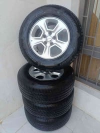 للبيع تخم تايرات وياله حجم 17 نسبة النظافه التايرات 90بلميه يرهم جيب م...