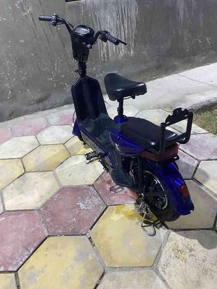 سلام عليكم 
دراجه شحن للبيع 
دراجه اربع بطاريات 🔋 
دراجه حلوه نضيفه 
دراجه بيه ثلاث سرع 
غراض كامله انطيك وياه 
سعر 250 بيه مجال 
رقم هاتف *********** بي واتساب
