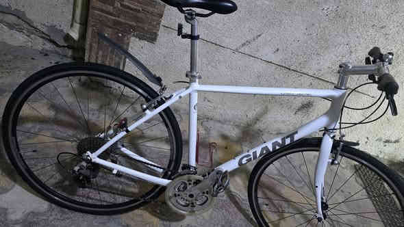 السلام عليكم .. متاح جاينت غني عن التعريف فول نضافة بحالة الوكالة فريم M .. العنوان بغداد البياع حي الشهداء ***********
