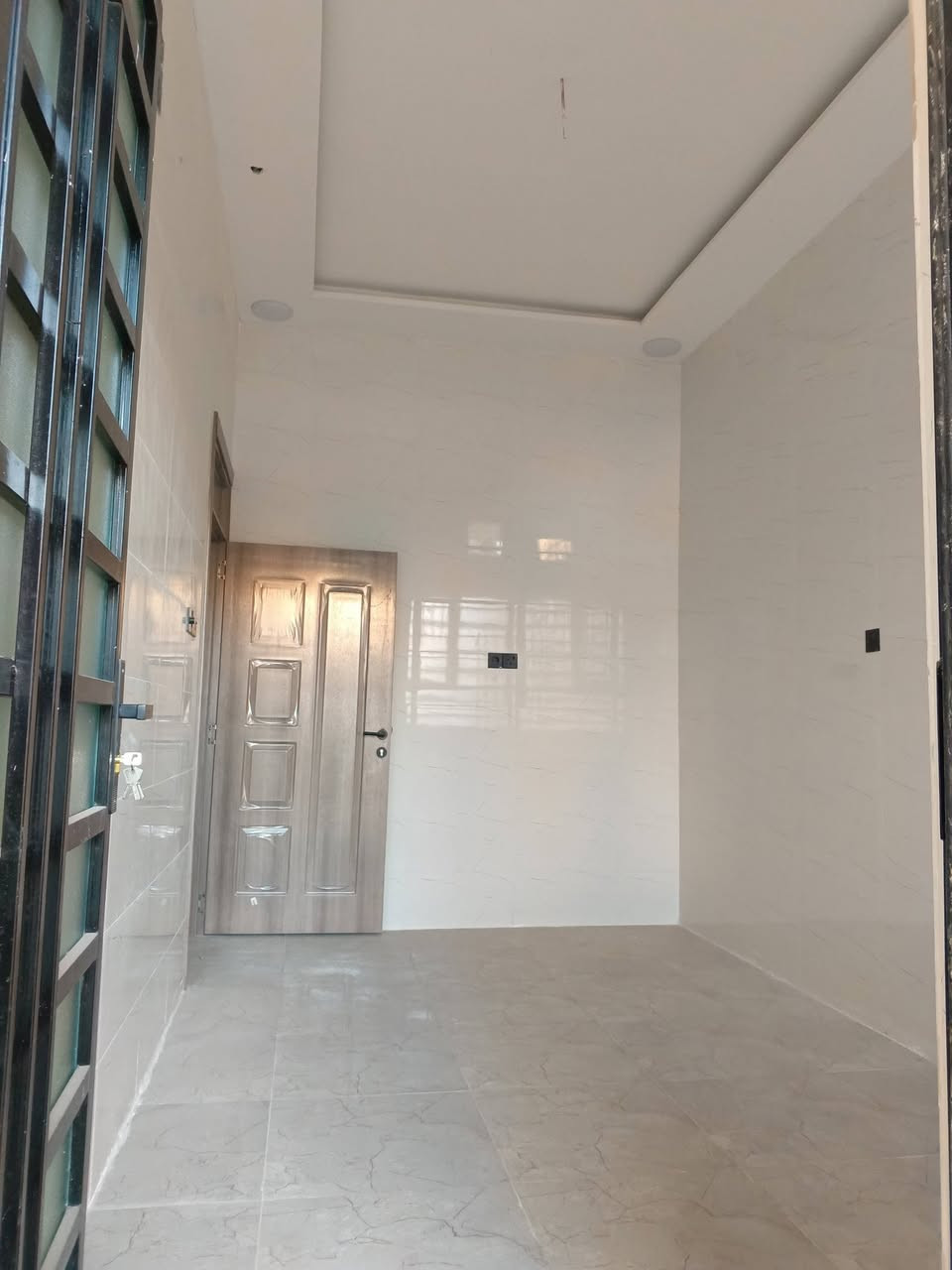 👈دار للبيع زيرو سند سكني ملك صرف حي البكر

👈👈 السعر ١٤٠ مليون

👈مساحة الدار الواحد ١١٠ متر 

👈الواجهه ٦  متر

☀️ الاتجاه غروب 

1️⃣الطابق الأول غرفة نوم  وهول واستقبال ومطبخ  وصحيات 

2️⃣ الطابق الثاني ٣ غرفة نوم  وصحيات

   📌  فرع كونكريت بعرض ١٠ أمتار 

📌 موقع الدار موصل
 الجانب الايسر حي البكر قريب من الشارع العام سائدين مطعم بيت جدي

👈.      الذهبي للعقار والمقاولات 

✅ للتواصل

📞 واتساب *********** أبو حسن 
📞 واتساب *********** 

⭕ يمكنكم إرسال عروضاتكم وطلباتكم عبر الواتساب من خلال الرقم المثبت أعلاه
⭕ للمزيد من عروض العقارات يرجى الدخول إلى الصفحة
⭕ لتصلك جميع العروض : إعجاب + متابعة + المفضلة
📌 عنوان المكتب موصل الجانب الأيسر حي الصديق سائدين مرطبات البحرين قرب شارع ٢٠ وجباية كار
