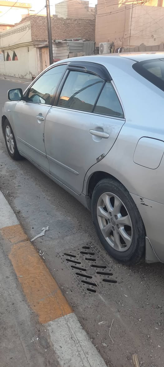 السلام عليكم ورحمة الله 
كامري رقم بغداد باسمي خليجي 2007
كير محرك مكفولات 
تبريد قطعتين 
تخم تاير لايت زنون 
بيهه جراد بالصفاح وبيهه 3 قطع بدون دواخل 
السعر 81 وبيهه مجال 
مكان فلوجه حي الضباط 
موبايل ***********
