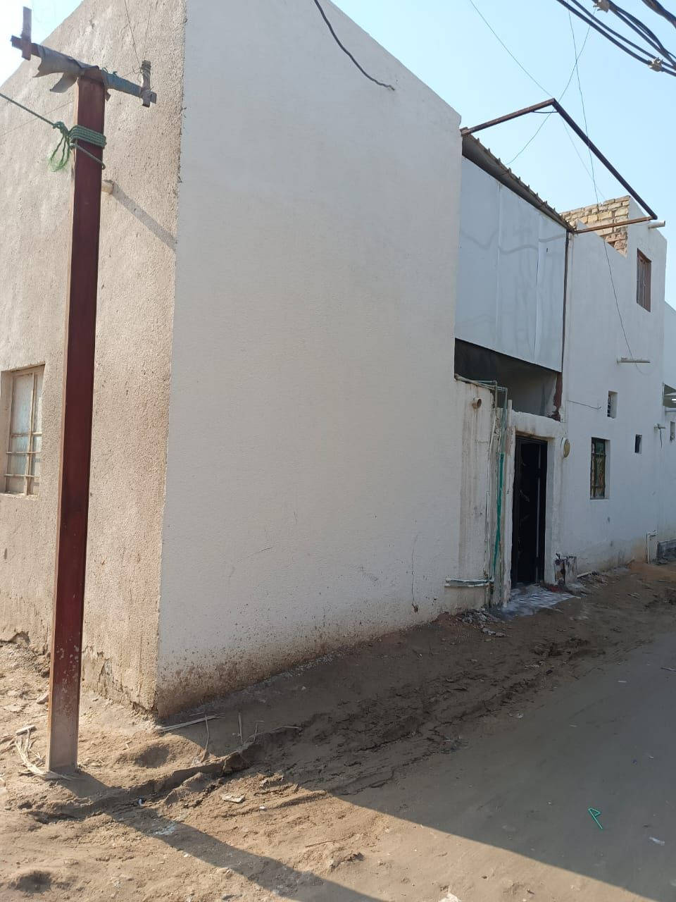 بيت للبيع المساحة ١٠٠ متر ركن مربع طابو زراعي سند ٢٥ بناء بلوك عكادة السعر ٣٣ مليون قفل 🔐 العنوان طويريج الحولي خلف قاعه القصر الابيض للاستفسار الاتصال ع الرقم ***********
