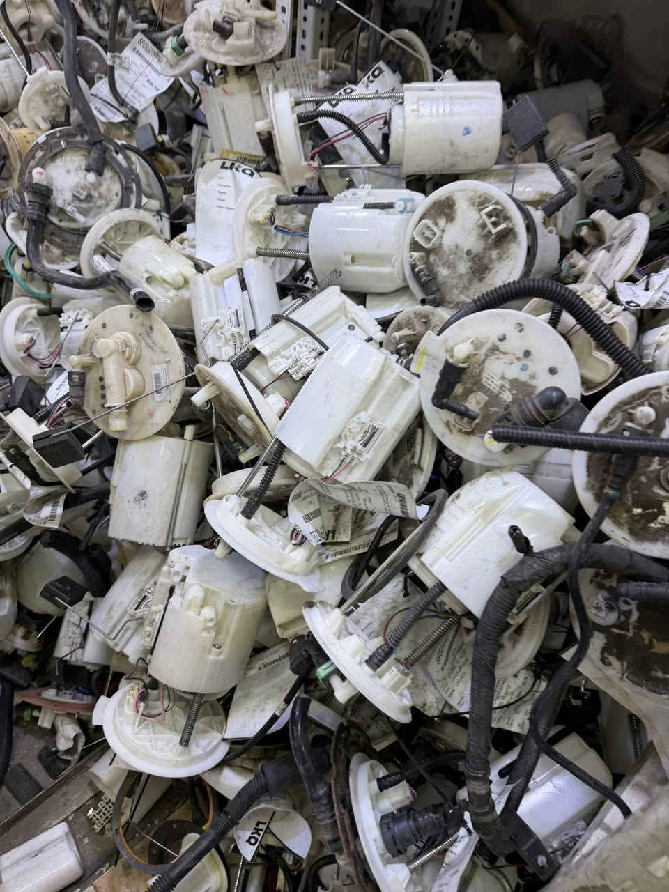 سلام وعليكم توفرت قواعت فيت بمات دوج افنجر كاليبر 4سلندر كامله اصليه حاويه فتح تانكي موجود مفرد وجمله لاصحاب المحلات السعرمع التوصيل لباب بيتك 40 الف مع التوصيل مجاني لجميع محافظات العراق ***********
