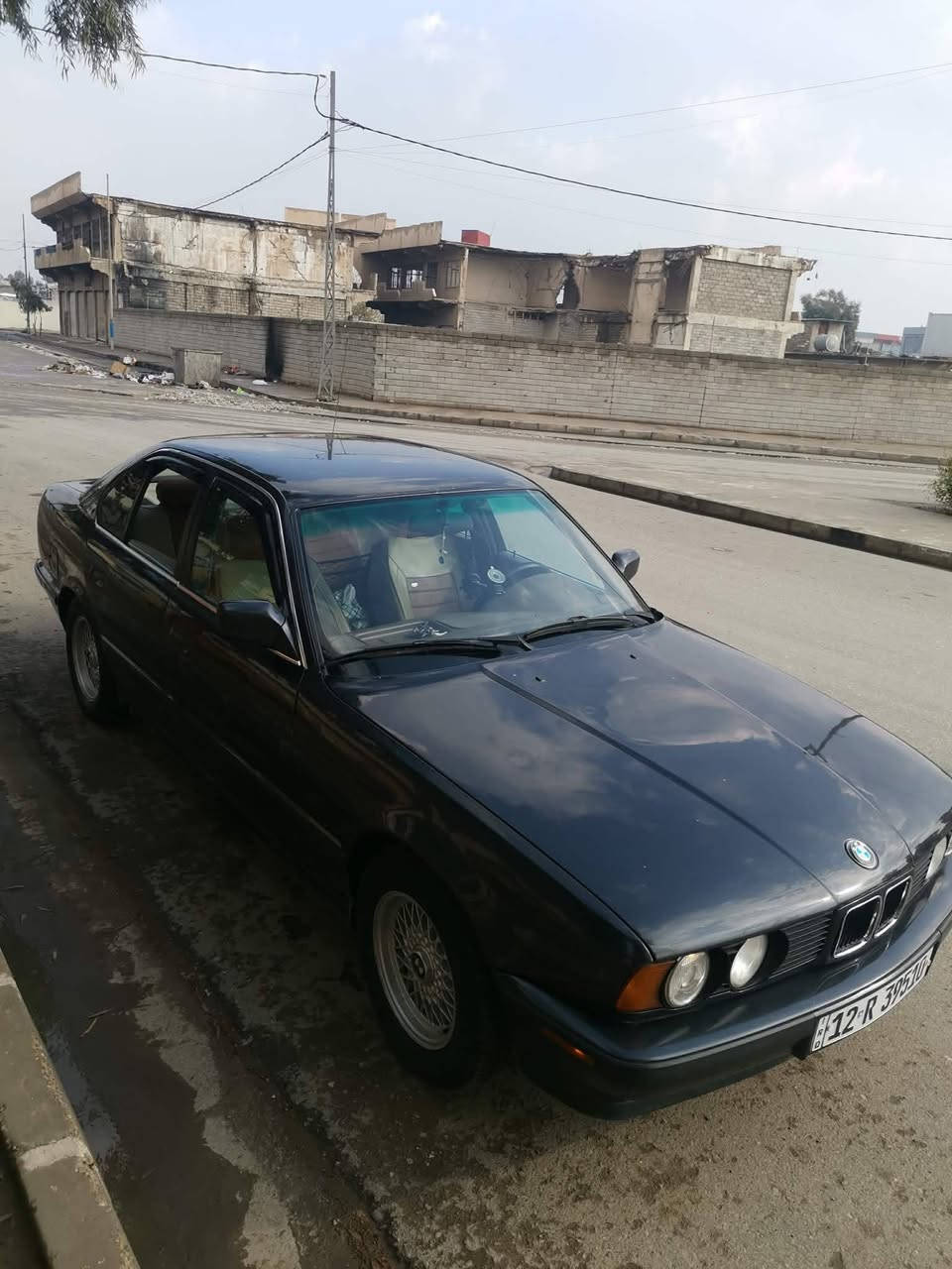 السعر 55ورقه وبيه مجال شي قليل
للبيع او مروس مع فكتره فقط 
بي ام 525 كير مكينه بطه شرط رقم نينوئ نكليزي شرط التحويل السياره نضيفه حلوو وجاهزه منضومه مال غازالكرت موجود  تبريد شغل تدفيه شغله 
 . الاستفسار
  ***********
