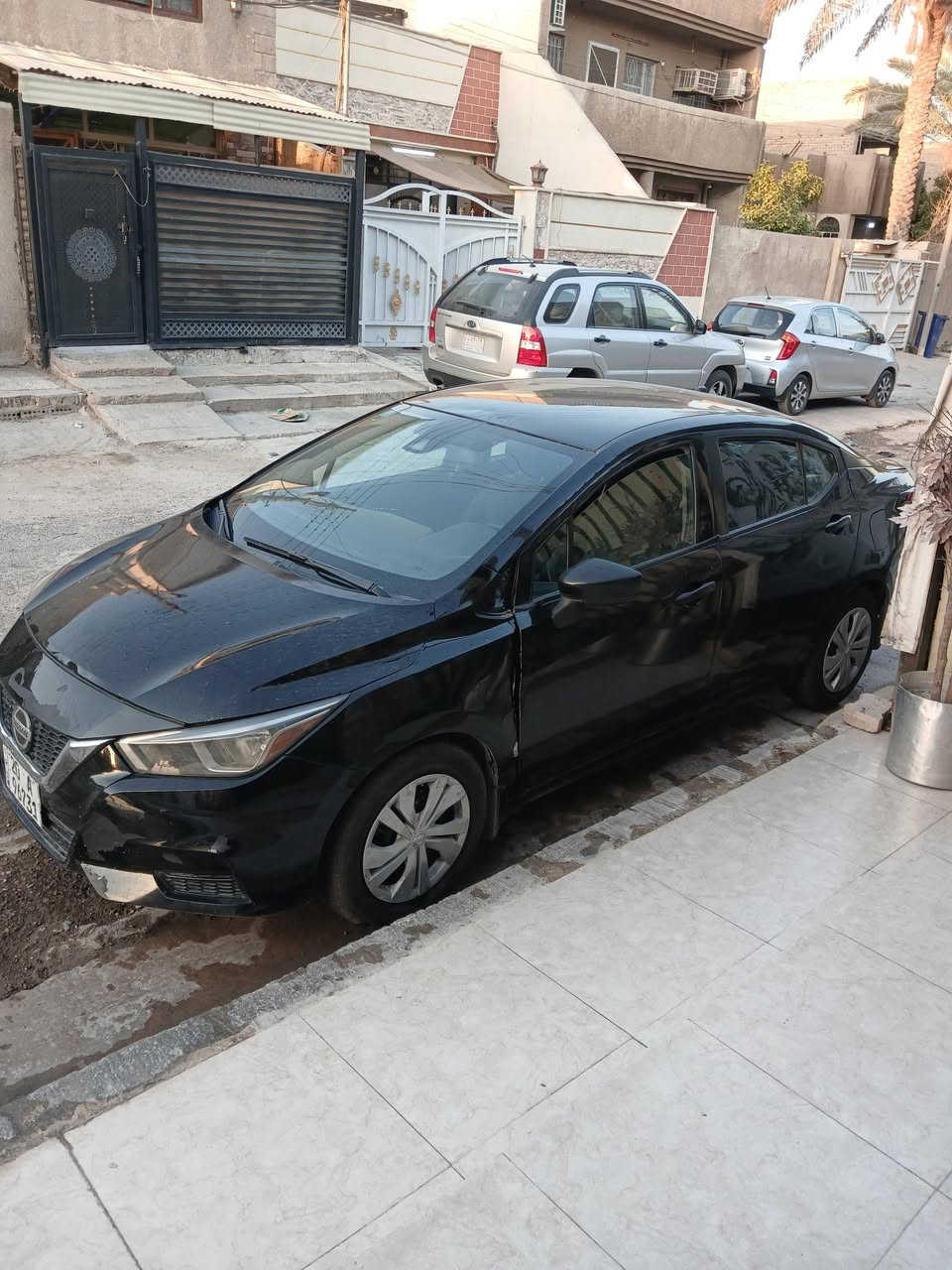 سيارة سني فيرسا نيسان موديل ٢٠٢١ مضروبة بجم فقط تبريد شغال سعرهة ٧٠ ورقة رقم التلفون ***********
