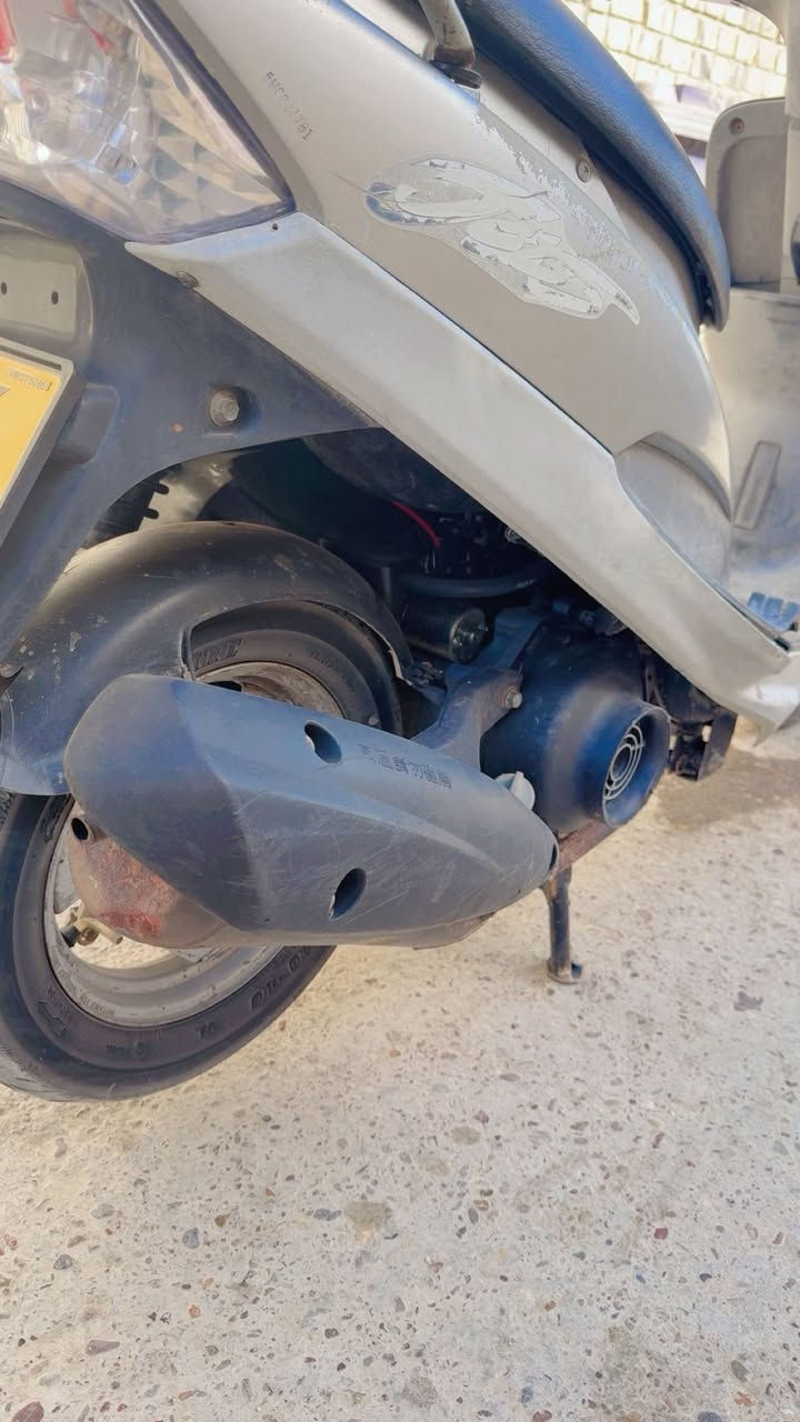 سلام عليكم دراجة ماكس منغولي دراجة نضيفة حيل شكد متصور مكينة بلادي كلهة كهربايات شغالة كلهة ينقص مابيهة بكاني عبيدي شراي يتصل هاذ رقمي ***********
