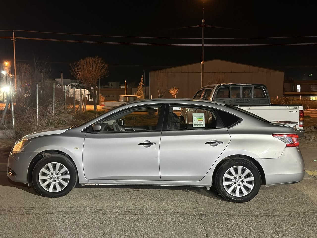 نیسان سێنترا مۆدێل 2015 خلیجی لۆک لۆک
تەنها یەک پارچەی بۆیاخە بێ ناوگرتن
سەنەوی تا 2030  بەناو خۆمەوەیە
یەک دینار مەسرەفی تیا نییە
گێرو مەکینەی بەشەرت نەکراوەتەوە
سەیارەکە نمونەیە لەجوانی لەرەسمەکان جوانترە
نرخ 102 $ وەرەقەو مەجال 
***********
