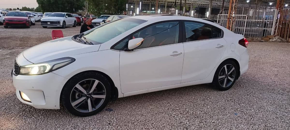 كيا سيراتو خليجي موديل ٢٠١٧ رقم بغداد دولي بأسمي السيارة فول مواصفات محرك ٢٠٠٠ دوش رشات صبغ بدون فتح أو عابر
السيارة جاهزة تبريد حداديه محرك وكير شرط السعر ١٣٧ ورقة نقد أو مراوس مكان السيارة السماوه الرميثه للاتصال *********** او ***********
