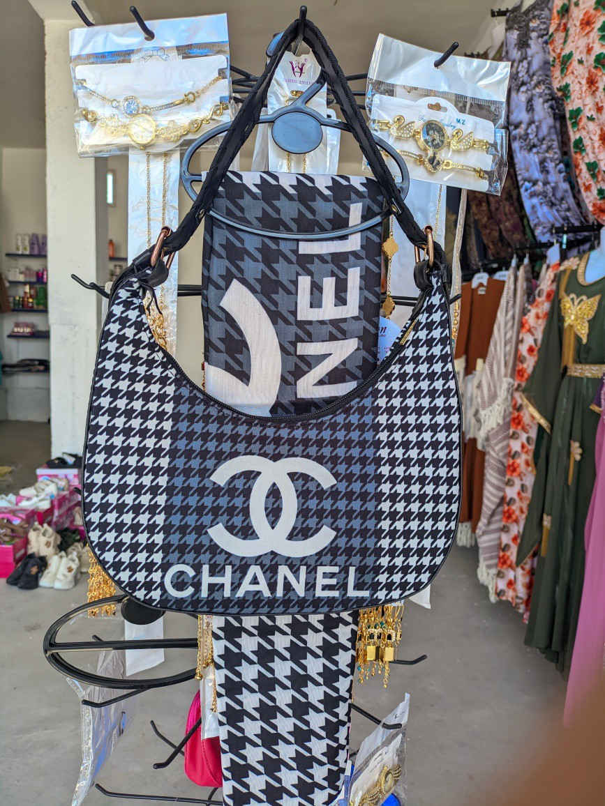 فقط ٦٠٠٠ دينار 
الموقع القيارة العوسجة مقابل محلات سعود


**إذا كنت صاحب هذا الإعلان وتريد حذفه لأي سبب، رجاءا أرسل رسالة إلى الدعم الفني**