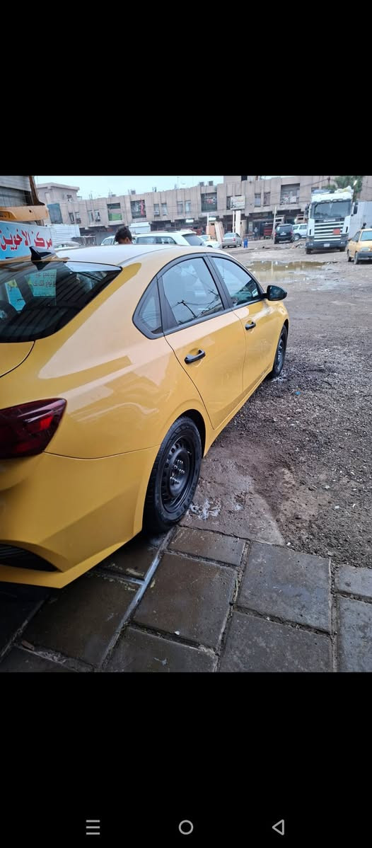 سلام عليكم فورتي للبيع موديل 23 وارد امريكي حادثهه دعاميه خلفيه سياره ليبل واحد مكان اسياره بغداد الامين الثانيه *********** سعر 170 وبيهه مجال
