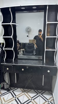 ميز مراية • نظيف