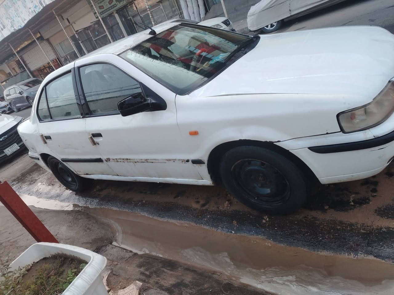 سمند للبيع موديل 10 رقم قادسيه سنويه ل٢٧ كير ومكينه فرنسي تبريد ثلج كشنات ملكه منضومه زنون مداور ثاني يوم مكان سياره نجف حي ميسان رقم وره ضايع وبيها رشات صبغ السعر ٢٧ تصال علئ الرقم ***********
