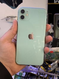 ايفون 11 عادي ذاكره 64 . بطاريه 72 مستبدل شاشه وكاله مال تفصيخ سعره 16...