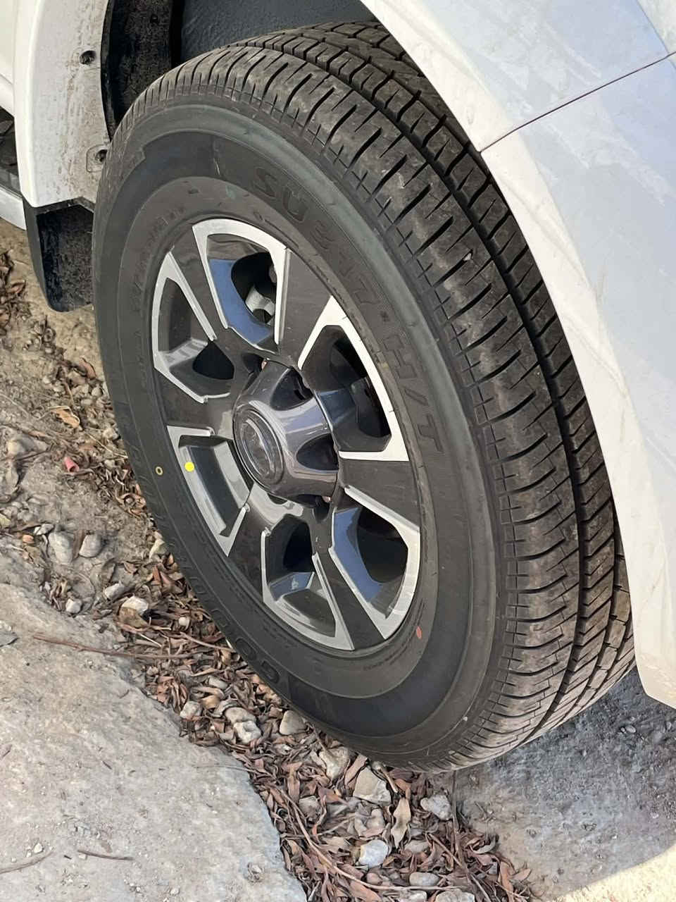 السلام عليكم ورمضان كريم 

كريت ويل ونجل 5 موديل 26 الجديد وصل 

السيارات زيرو صفر كيلو متر اي رقم محافظه اتريد ارقملك ابيعلك كامل وراي 

السيارات اجه بيها اختلافات من ثلاث نواحي ركز بالي راح اكتبه

اولا_ المكينه حجمها 2400 بس نوعيه جديد ناعمه ونشطه ومابيها خوشنه والاهم ماكو ادوانز

ثانيا _ الكير اجه اكبر حجم ناعم بالتبديل ونشط سريع الاستجابه 

ثالثا _ الويل صار وييل كب لونين كلش حلو 

رابعا _الخطه اختلفت الي على البدي وسياره صارت اعلى شويه 

تتوفر بيع او مراوس حسب مكاني بابل محاويل 

للاستفسار *********** واتس اب متوفر ايضا
