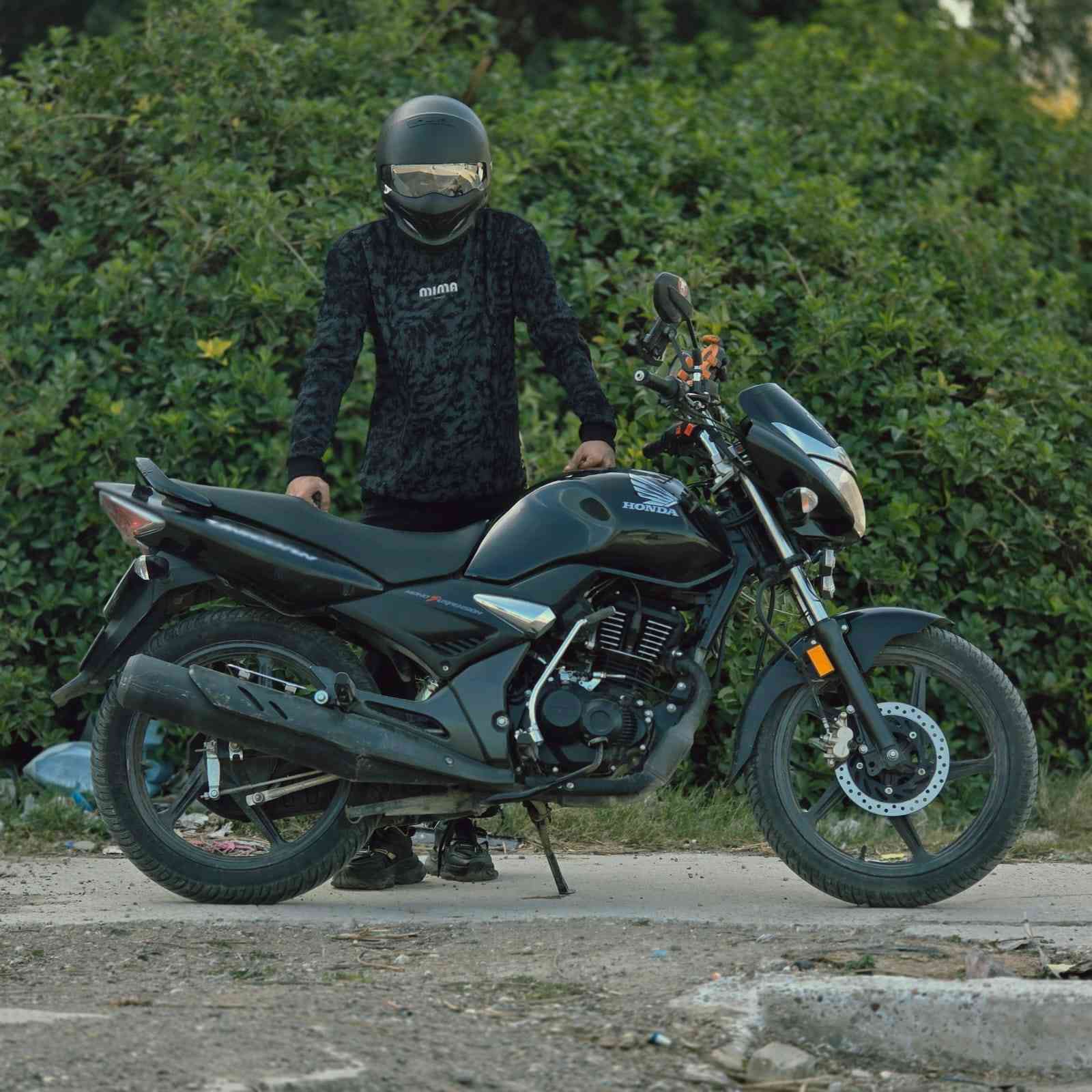 السلام عليكم
دراجه هوندا يونكورن honda unicord CB 162cc
مديل 2024 نازلة ب 2025 شهر ال 8
(حساس ستاند /دبل وسطي / حساس اعطال محرك / حساس دهن )
(عقل مخصص لبرمجه) (وعقل للدراجه) (حجر بيئة)

(بدون غسل وتلميع)

مرقمه اربيل بأسم الشركه وبيها ضمان من الشركة 
وضمان هورس مان كراج
ماشية 20 الف دراجه نضيفه بمعنى الكلمه
كل اسبوع اديرلها امزويل ما ااخرها ابد ع الدهن حتلو مابي شي 
وبانزين محسن فقط اديرلها ونادرا ما ادير عادي
الدراجه نوزل مو كابريتر 
تحويل من الشركة ووكاله مني
دراجه كاملة مكملة من اصغر شي لاكبر شي بيها

سعرها جداً مناسب للتواصل خاص او واتساب ***********
