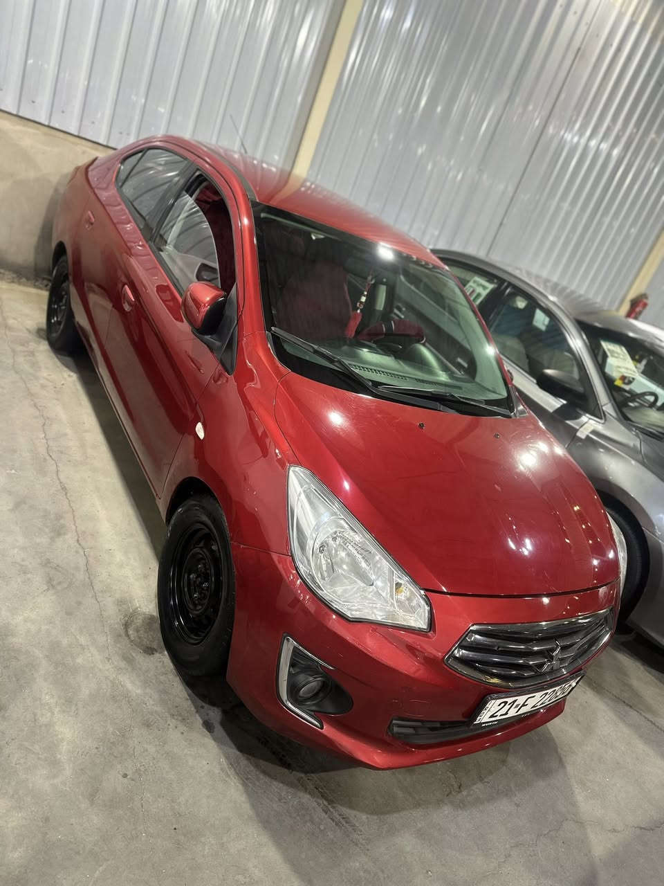 عندي ميراج
موديل2017
سياره ممكفول بدون سبغ  بيها بارد شوي
ارباگ بس سوكان 
سياره رقم سنويه جديد
و سعرها ٨٥بيها مجال قليل
رقم شمالي رقم سليمانيه
مكان اربيل
واتساپ***********
