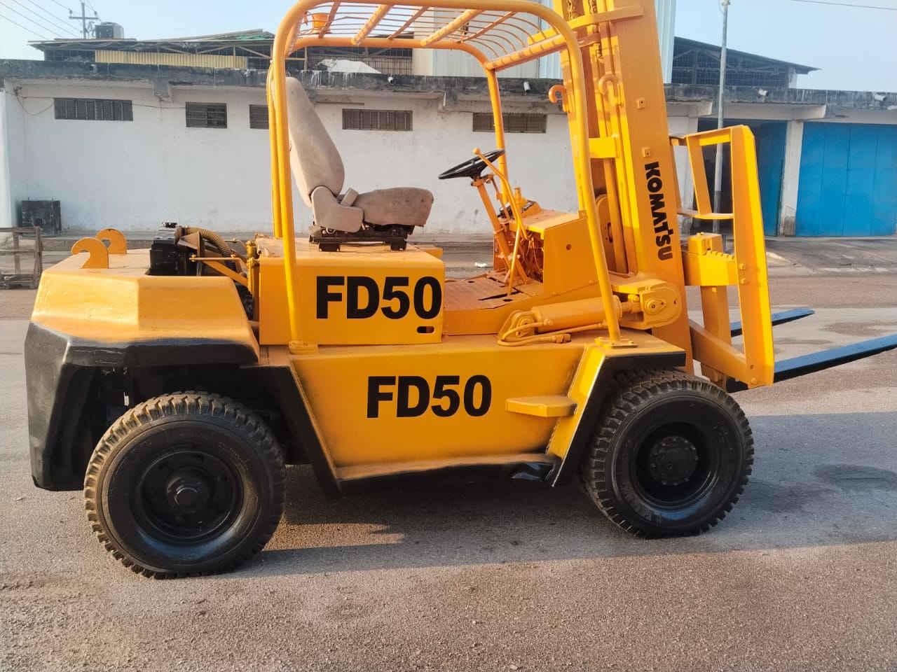 رافعه شوكيه 5 طن كوماتسو شغاله للبيع بسعر مناسب 55 ورقة

البصرة

للاستفسار الاتصال / وتس اب : ***********
