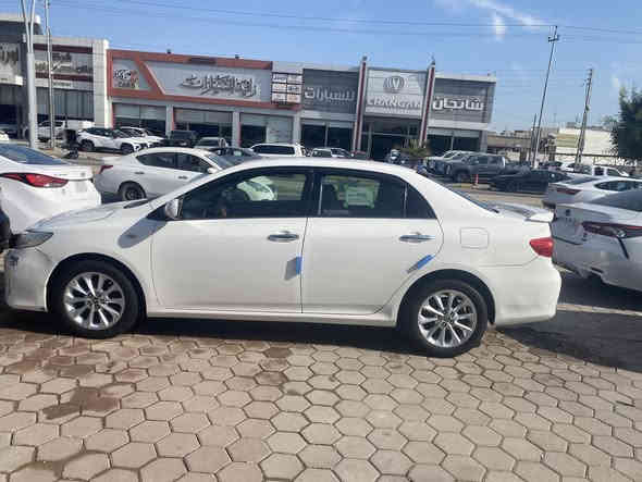 السلام عليكم 
اخواني 
كورله خلجيه (2011) محرك (1800)
الرقم بغداد 
الموصفات 
مري شفط 
تحكمات جهتين
تخم تاير تخم ويلكب
دوشمه عام درجه أوله ارضيه وكشنات وسكف شغل نواب
السياره مكفوله قطرت صبغ ما بيها 
سياره ترايها حيل جديده 
شاشه كأمره دواره 
مروس او بيع السعر (137) 
بيها مجال ***********

‭0773 378 1061‬
