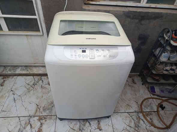 غساله نوع ،، سامسونج ،، حجم 12 كيلو فول اوتوماتيك اخت الجديده استخدام قليل جدا بدون اي تصليح أو ضرر سعرها 250 الف مكانها حلة نادر مقابل محطة العرفان *********** يوجد توصيل داخل الحلة فقط 10 الف
