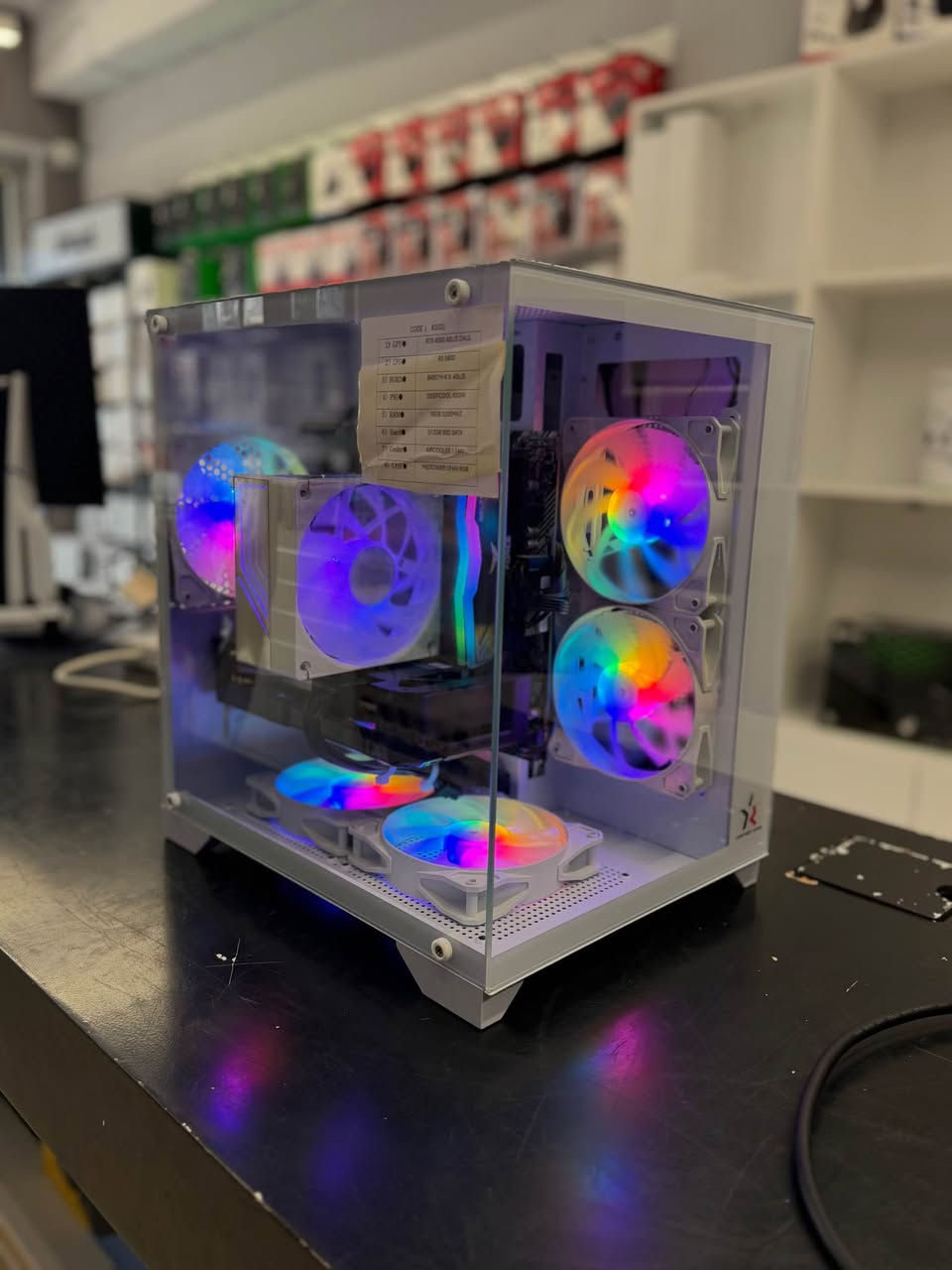 Gpu: RTX 4060 asus 
Cpu:ryzn 5 5600
Ram:16GB 3200mhz T force 
Psh:deepcool 650w 
Mth:B450 m-k asus 
Hard: 512 ssd 
Cooler:ag400 jangli 
Case :midtower 5fan rgb 
کەیسی گەیمینگ و زۆر بەهیز بۆ هەموو ئیشیک ئەبیت زۆر جوانن 
زەمانی یەک مانگی هەیە 
نرخی ٩٧٥هەزار 
گەیامدن بۆ هەموو شوینێک هەیە 
***********
*********** أربيل, العراق
