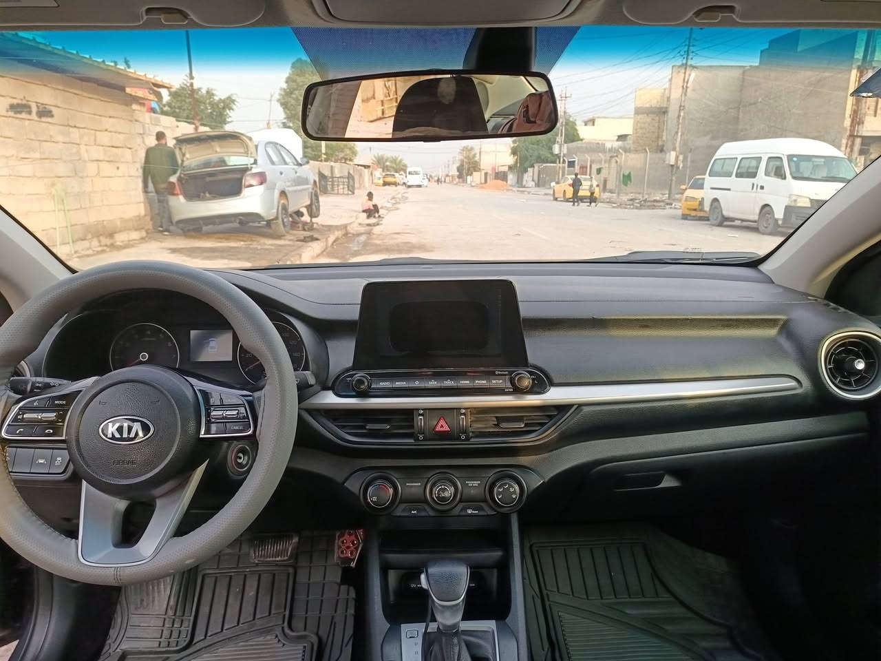 السلام عليكم للبيع كيا فورتي موديل 2021 بيها قطعتين صبق جامبق وبنيد مكينه وكير جدد تخم تاير صدر رقم بغداد الدولي مكاني بغداد السعر 125 وبيها مجال ***********
