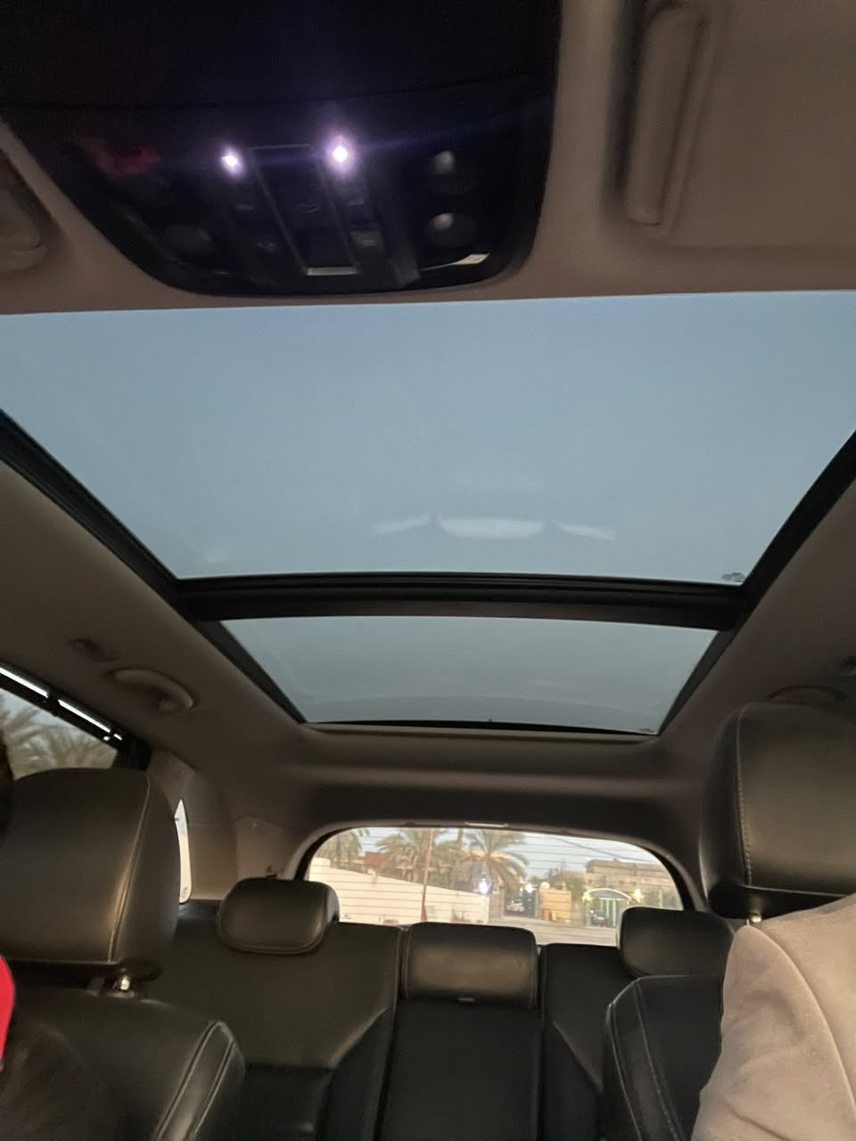 سلام عليكم للبيع فقط
كيا سورنتو خليجي ٦ سلندر دوش 
مواصفات جي تي لاين اعلى مواصفات 
فول الفول 
🔴بانوراما طكتين 
🔴بصمة تشغيل
🔴بصمة ابواب 
🔴كشنات جلد 
🔴كشنات كهرباء 
🔴كشنات حار بارد 
🔴شاشه كبيره 
🔴جنطه كهرباء 
🔴فور ويل 
🔴داخل اسود ملكي 
🔴ويل كروم 
🔴داخل صاج اسود 
🔴فول تحكمات 
🔴4 كامرات 
🔴رادارات 
🔴لايت 5 عدسات 
🔴بروجكتر بلاك بيري
🔴مري كهرباء 
🔴اشاير بلمري  
وهواي مواصفات بعد 
 
موديل 2020 
ماشيه ٨٠ الف كيلو متر حقيقي 
رقم اربيل الجديد 
مكينه 6 سلندر 
مكانها بالل
السعر ٢٦٥ ورقه
للاتصال ***********
