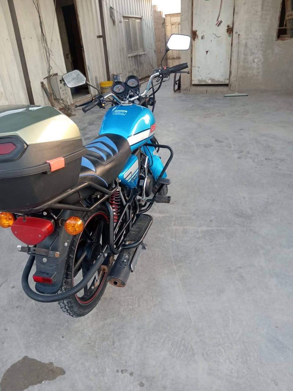 دراجه ديوان موديل 22 طالعه 23 دراجه نضيفه وجاهزه مال بيت ما مشتقله دلفري سعره 1500 وبيه مجال قليل مكانه واسط الكوت أوراق اصليه استفسار اتصال ***********
