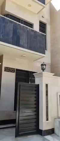 يتوفر بيت المساحة 100 متر للبيع البناء 2024  العنوان شارع فلسطين حي ال...