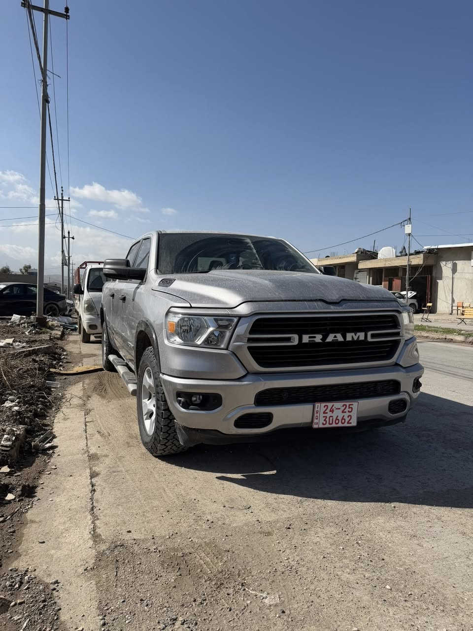 Ram 1500 2023 lone star 
مكينه هيمي ٥.٧
سياره ٤ ويل 4x4
سياره بيها جاملغ امامي مبدل شركه بدون صبغ
ارباك طاك و راجع سستم بلادي 
سياره بدون دواخل
ماشيه ١٠٠.٠٠٠
كير محرك كلشي بشرط
سياره باب طويل و بدي طويل
سعر ٢٢٥$ 
***********
