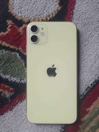 11 عادي للبيع ذاكرة 128  مبدل شاشة نوعية ممتازه  بطاريه 92 شحن  جيد  ا...