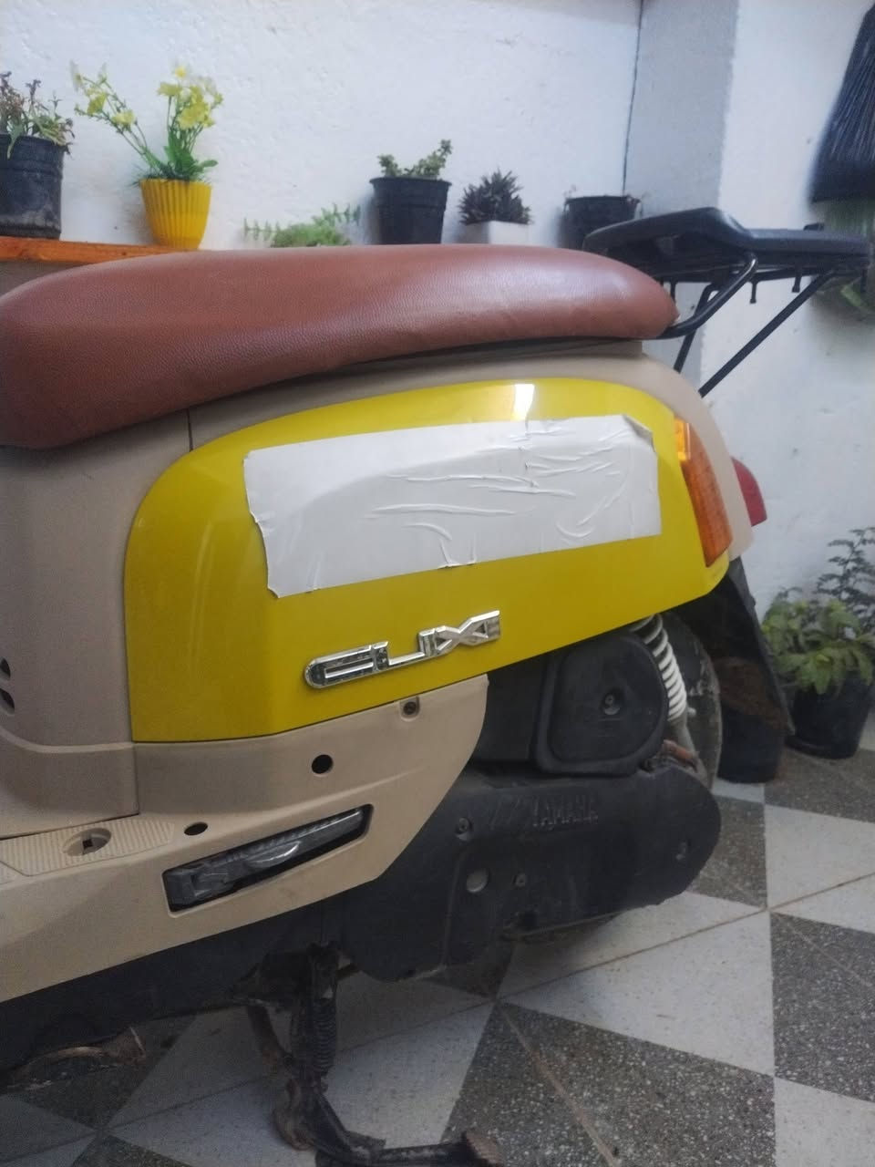 السلام عليكم
ماكس بوليسي نوزل للبيع
الدراجة نضيفة وحلوة خير من الله
بيها نقوصات بسيطة كلش
مبدل بيها بس ولفات على أيدي
شعلة ومعدل كهربائيات شغالة
أوراق كاملة السعر ٦٥٠ الف وبيها مجال
مكاني بغداد الشعب نهاية حي اور سبع قصور شارع المشروع
*********** واتساب لو ماسنجر
