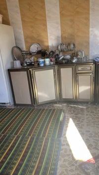 كاونتر زاوية • نضيف • قابل تفاوض