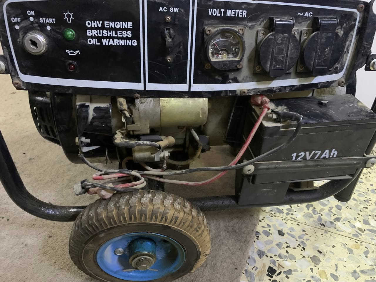 السلام عليكم اخوان المولد للبيع متروكة صار فترة لكن استخدام جدا قليل لوحة المفاتيح مكسورة من القاعدة سلف باتري ابيع الموجود والسعر اعلى تقييم ابيع 
للأمانة يشهدالله مااعرف أسعارهن بالضبط


**إذا كنت صاحب هذا الإعلان وتريد حذفه لأي سبب، رجاءا أرسل رسالة إلى الدعم الفني**