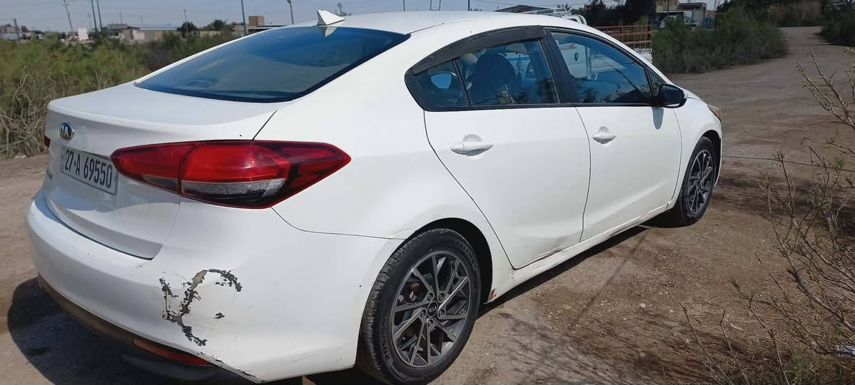 السلام وعليكم فورتي 2017 بسمي جاهزه مكينه وكير وحداديه وتخم تاير جديد وكهربائيات كله شغاله 
السعر 105 بسوق الشيوخ
الرقم  ***********
