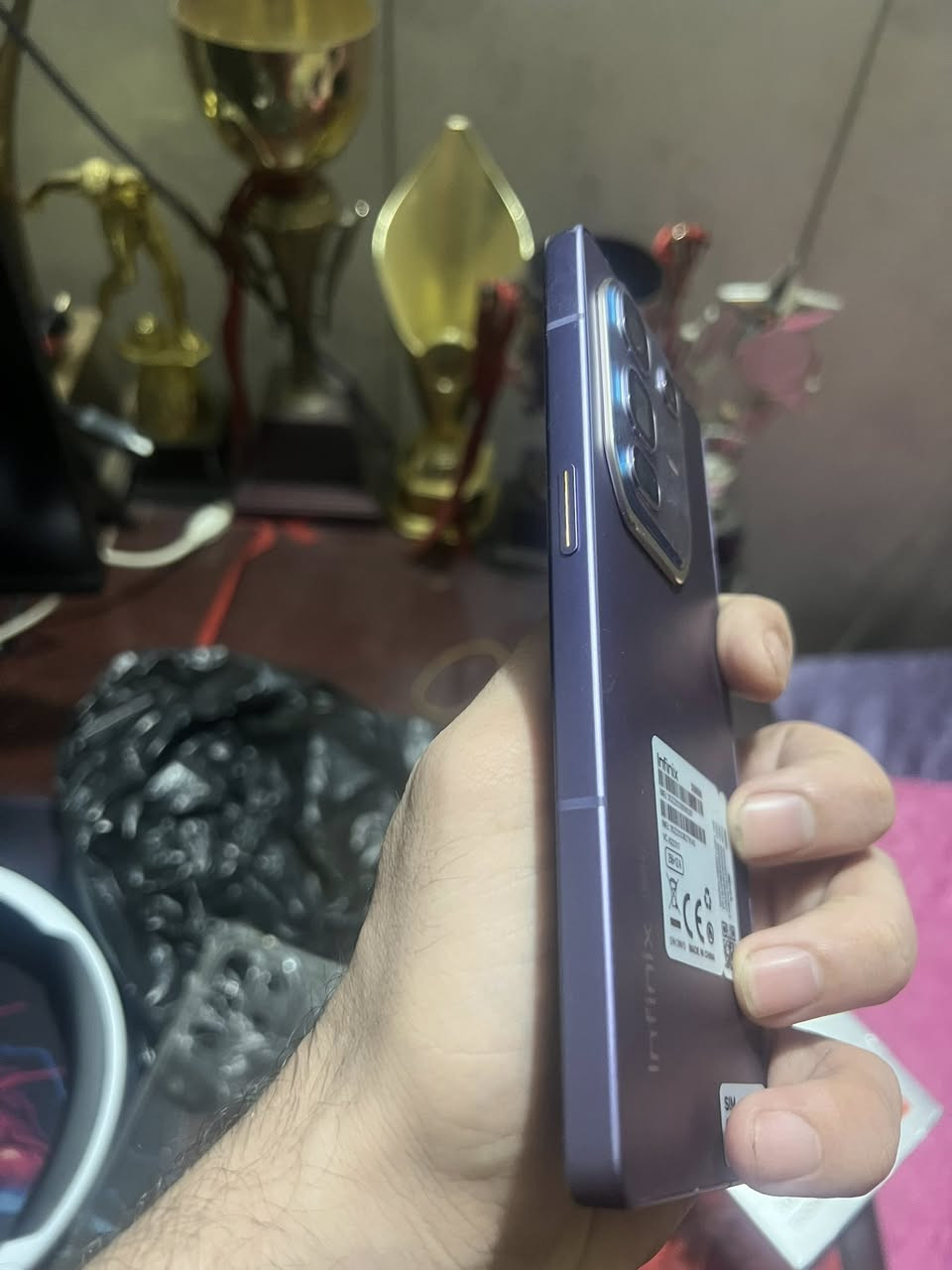 السلام عليكم 
جهاز انفنكس نوت 50برو بلس 5g 
حهاز صار اقل الشهر من اخذته جديد ب510 
ومستخدمه بلزايد يومين ولله لان عندي ايفون استخدم 
بعده بلضمان ضمان شركة الصدرين 
ويا 3 كفرات هدية 
قفل 400 من الاخير بدون عمله الجديد سعره 510 واعتبر نفسك ماخذ جديد طك كارتون 
مكاني بغداد الحبيبية 
***********
