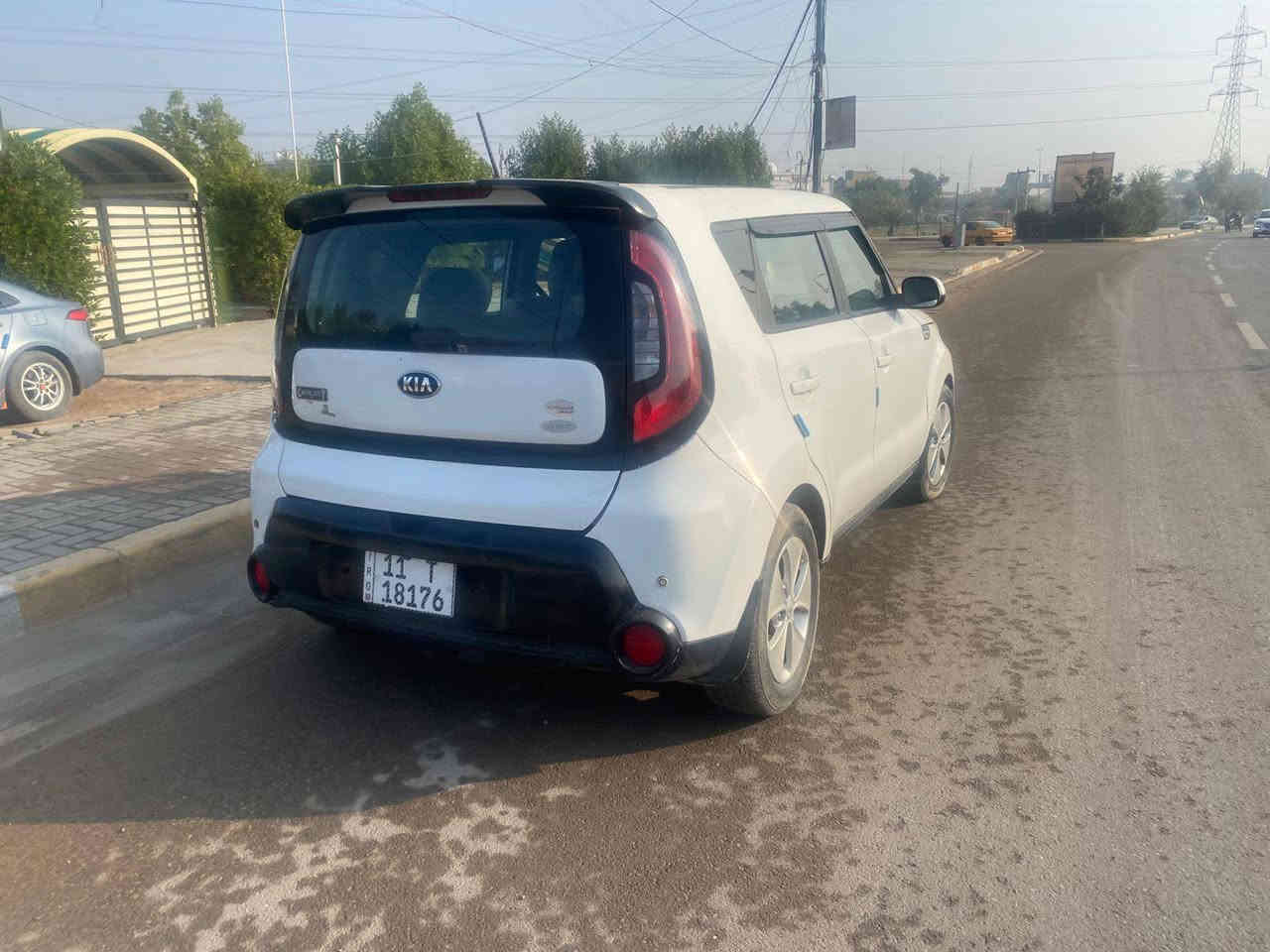 السلام عليكم 
صول 2016 وارد امريكي للبيع
ضربتها من امريكا جاملغ وبنيد بدون داخل
السيارة بيها قطع صبغ اني ابيع حزام
لغود شواصي تكم كفالة
محرك 1600GDI
السيارة ب اسمي رقم بغداد الجديد
تحويل ثاني يوم 
مكاني بغداد حي الاعلام
***********
