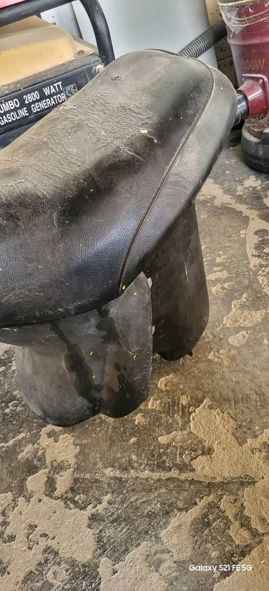 عليكم 
اغراض دراجه ٦٠ بطه 
شتحتاج موجود 
ويل مع تاير خلفي سعره ١٥ الف
كابريتر شغال سعره ٧٠٠٠الف
كشن مع الحاضن سعره ١٠ الف
روله جديده سعرها ١٥ الف
هورن ابلاش
يده ابريك كامله سعرها ٦ الف
اكلج جديد سعره ٨ الف
حاضن امامي سعره ٥ الف
حاظن امامي سعره ٦ الف
ترايش صفحات يمنه مع يسره سعرهن ٨ الف
مكاني بغداد حي البتول 
***********
