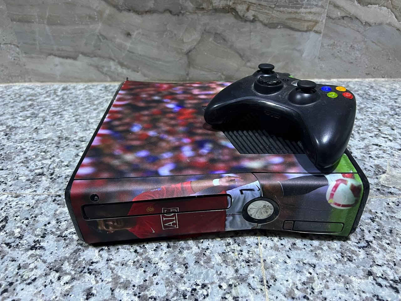 ‏السلام عليكم Xbox 360 مهكر للبيع الجهاز باله جدا نظيف كان مضموم لك ستيكر ￼ واستخدام قليل الجهاز يأتي مع 30 لعبة ومن أقوى الألعاب التخديم والأول اونلاين والحياة الواقعية مثل ‏￼
🔶كلف ديوتي جزء 1,2,3
🔶و جي تي اي 5مهكر
🔶و فيفا2025
🔶وبيس 2024
🔶و فورزا هورايزن مهكر
‏🔶وكل الألعاب الذي ذكرتها مهكرة والألعاب اللي بالكم موجودة ال Xbox يأتي بذاكر 256 مع اثنين جوزستك و قرص سيارات سباق  هدية معه ￼ ويأتي مع  غلاف بي بي اف حماية من جلخات ومعه محولة اصلية  ومعه كل ملحقات وكل هذا بالسعر 125 الف وبي مجال لل طيبين ✈️✈️

‏للاستفسار على هذا الرقم ￼￼ *********** 
‏مكاني بابل موجود توصيل لجميع المحافظات ￼￼
