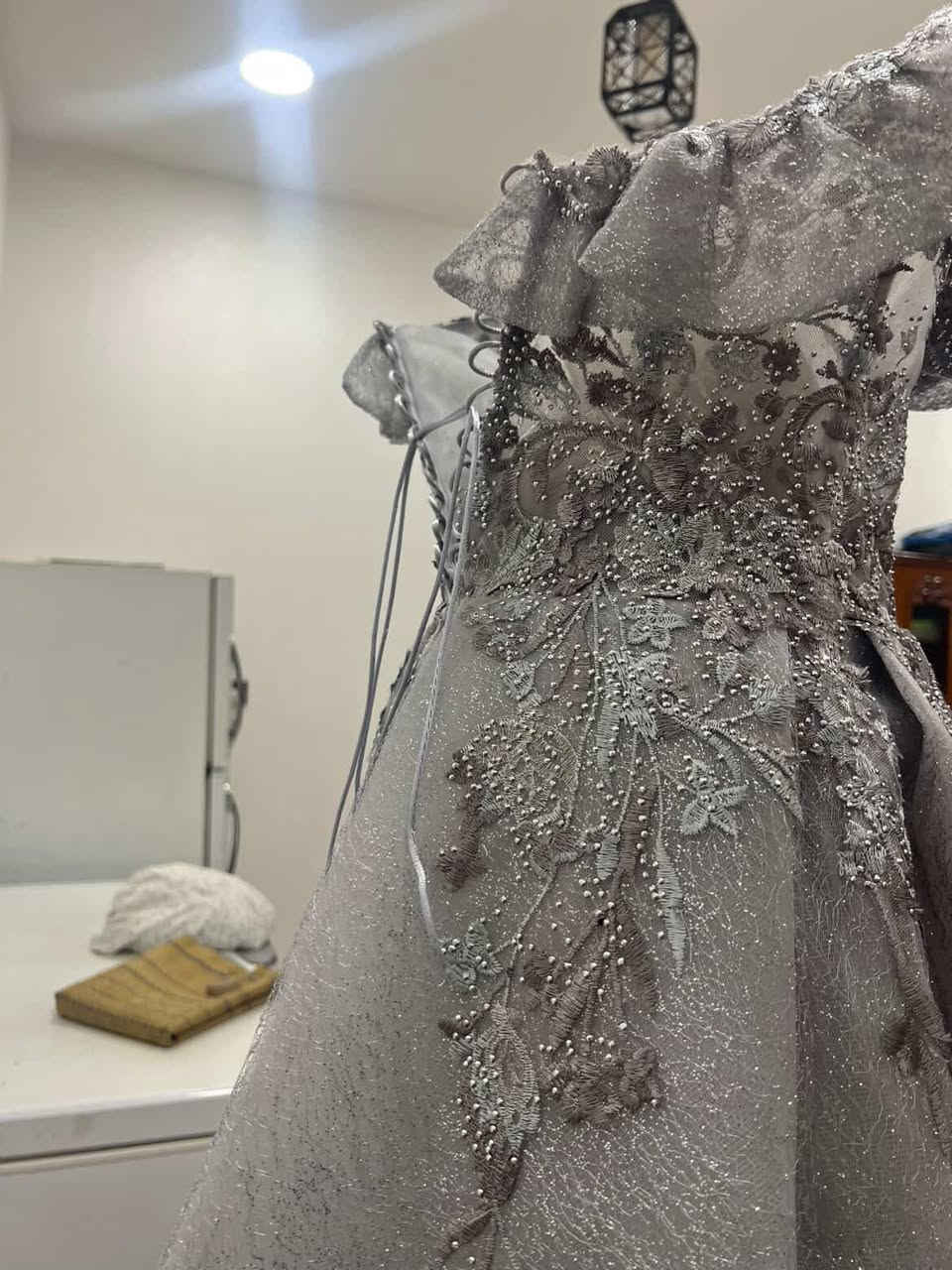 مرحبا بنات
فستان 👗 عقدي طول كامل
اخذته بـ185
بيه قيطان من الظهر قياس 38_40
أبيعه ب95 وبيه مجال  للتعامل
🩶🩵


**إذا كنت صاحب هذا الإعلان وتريد حذفه لأي سبب، رجاءا أرسل رسالة إلى الدعم الفني**