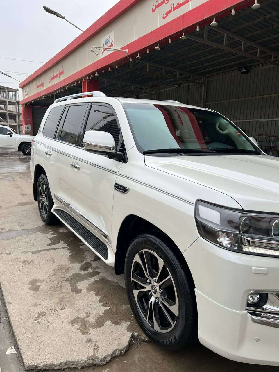 لاند كروسيةر ٢٠٢١ وةنةوشة V8
GXR GRAND touring 
جيهان دةرجة يةك 
87000 km 
V8 بستن 
هةموو بةشةرت 
تةنها دوسةي سةكن سبوغة

*********** واتس اب أربيل, العراق
