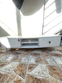 ميز بلازما • نظيف • بعقوبه التحرير