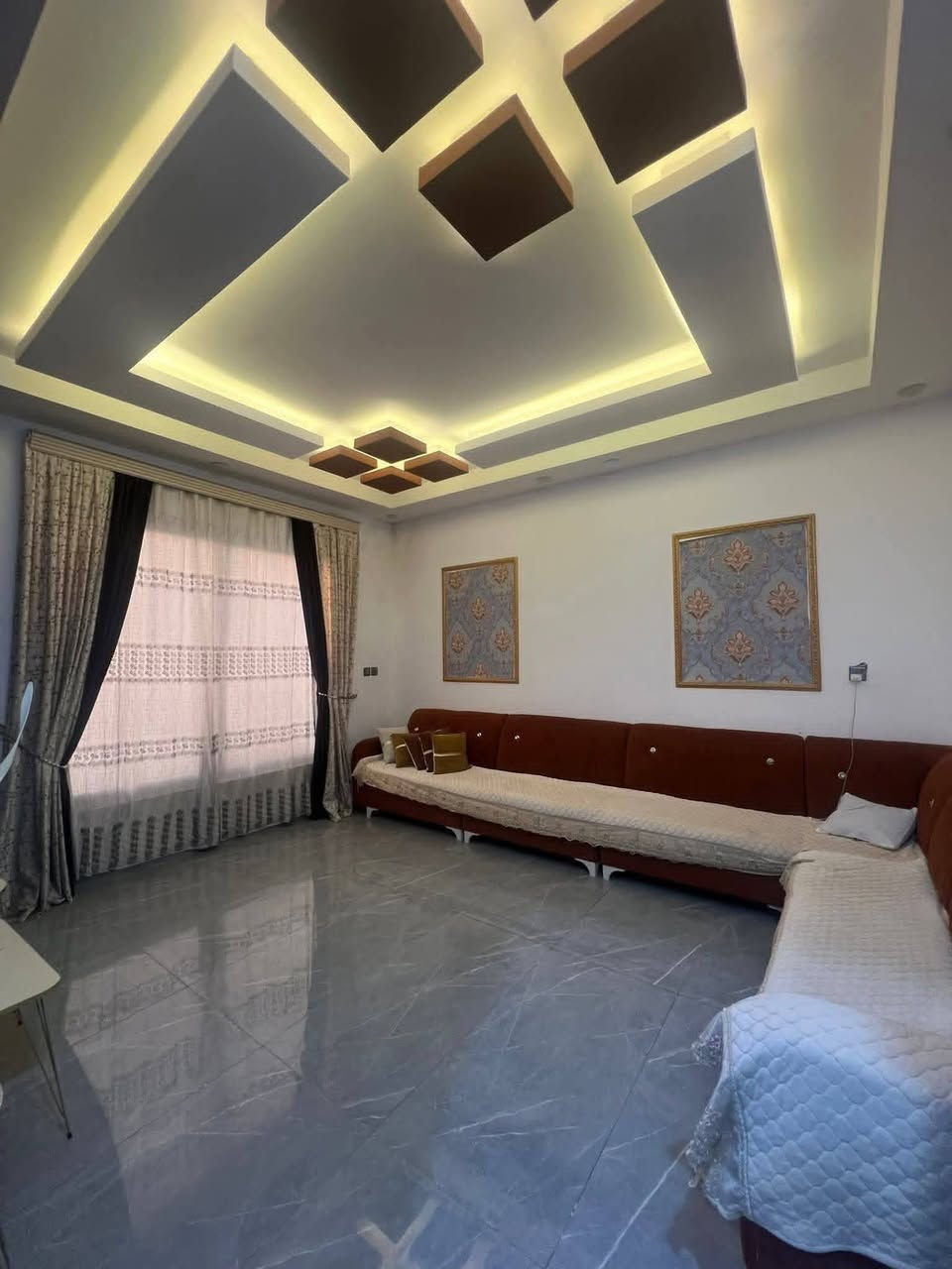 الدار البيع
في التعليم الاولى - #سند_طابو 

قرب جامع ولاء العزم

المساحة ١٥٠ متر - الواجهة ٦ 

مطبخ حار وبارد 

الطابق الاول - استقبال وهول داخلي وخدمات وغرفة نوم 

الطابق الثاني - ثلاثة غرف نوم وهول وخدمات وبيتونه 

الدار #حديث بتصاميم حديثة وبناء ممتاز 

سعر الدار  ( 173 ) مليون     بي مجال 

***********
