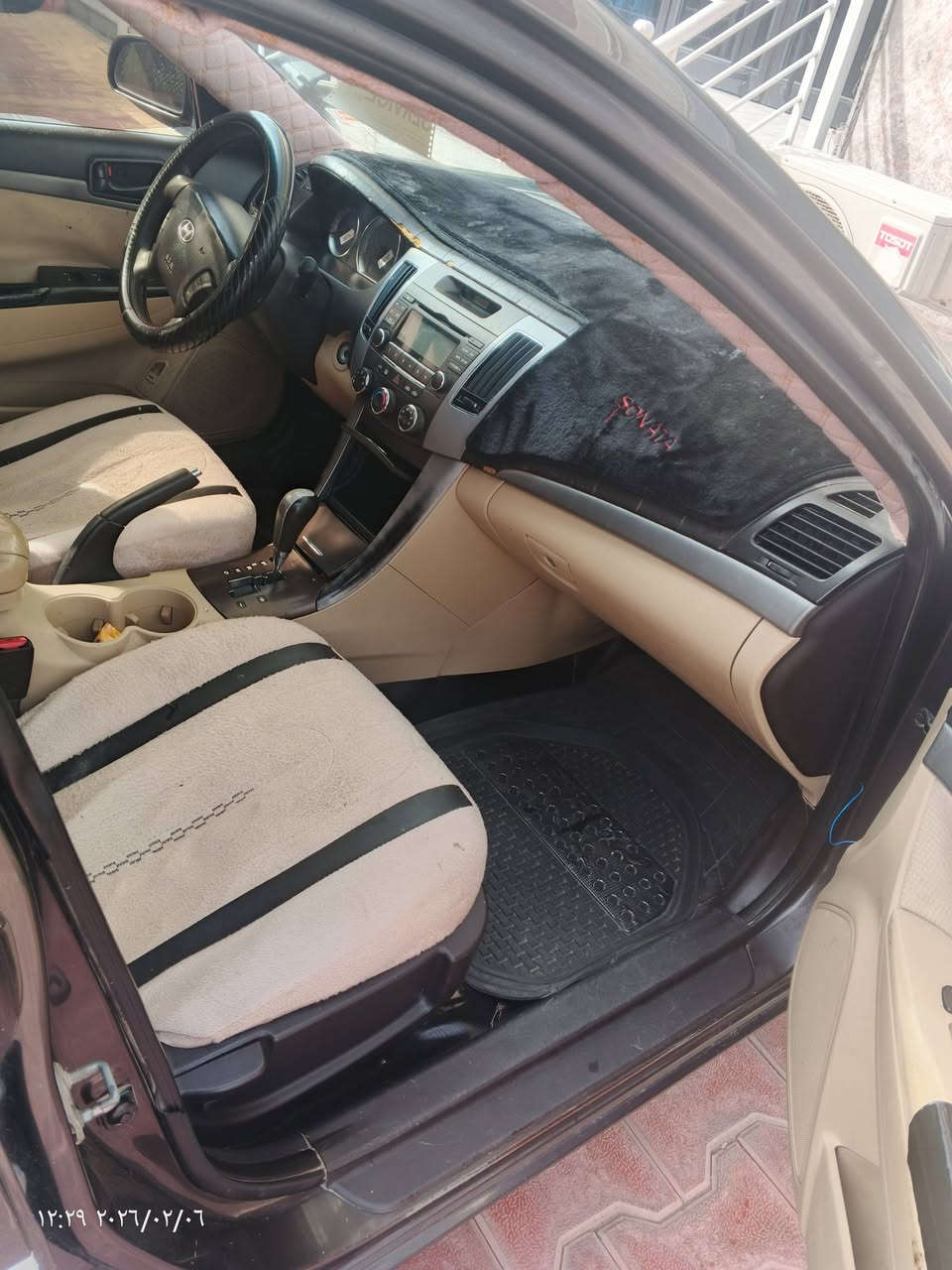 السلام عليكم سوناتا 2009 وارد امريكي سياره صبق حزام سياره كلش نضيفه سعر 95وبيه مجال بصيط***********
